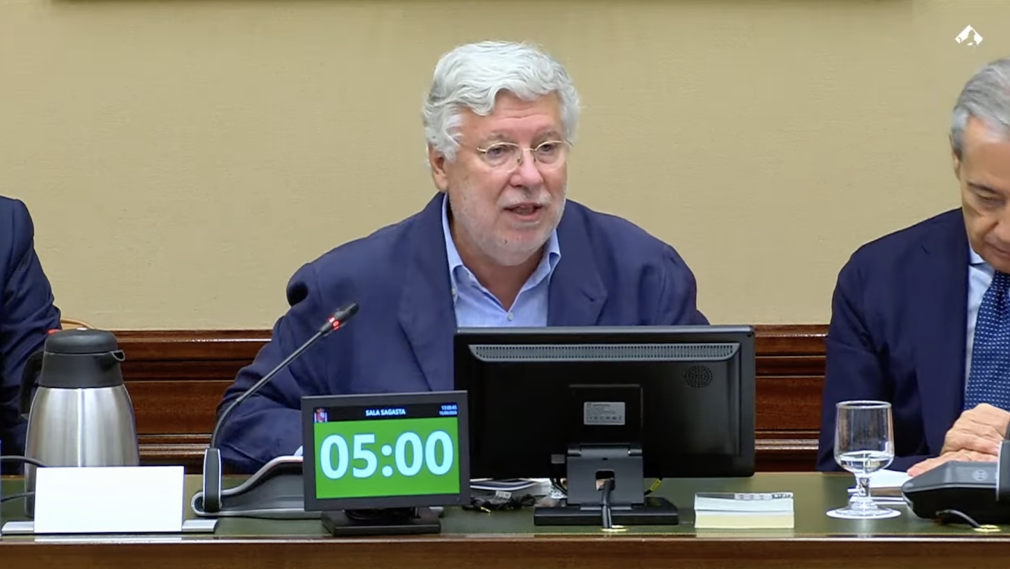 Fotograma de la Comisión de Sanidad celebrada el 15 de septiembre de 2026 - Canal Parlamento - Congreso de los Diputados